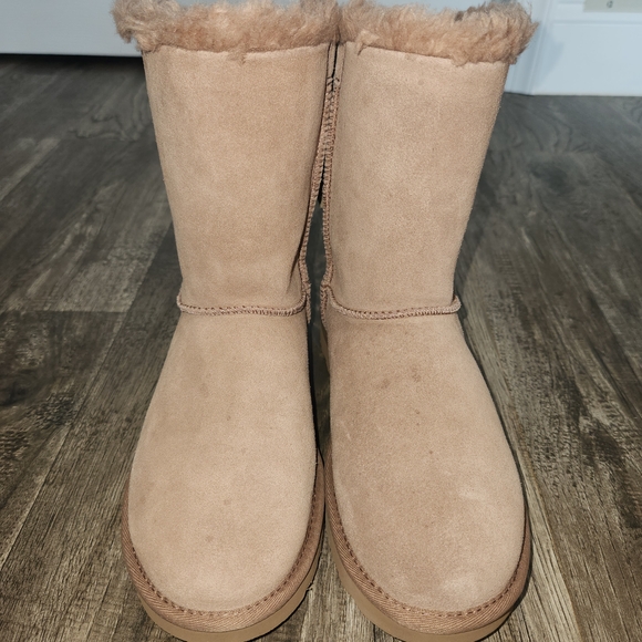 UGG Bailey Bow Boots - Picture 10 of 15